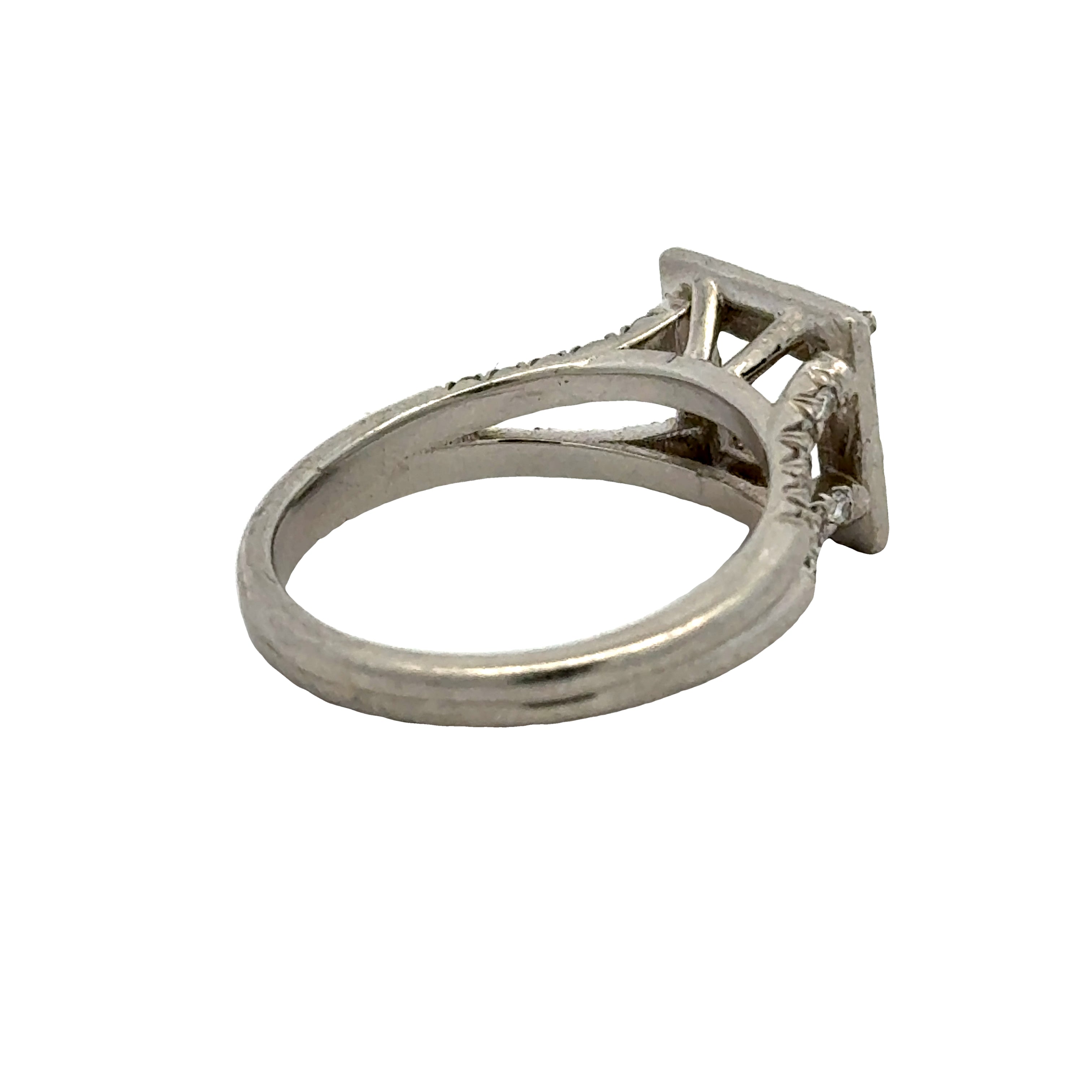 0.30 Carat Round Brilliant Cut H Color VS1 Clarity Diamond Engagement Ring in Platinum Setting - Perfect for Proposals, Anniversaries & Special Occasions