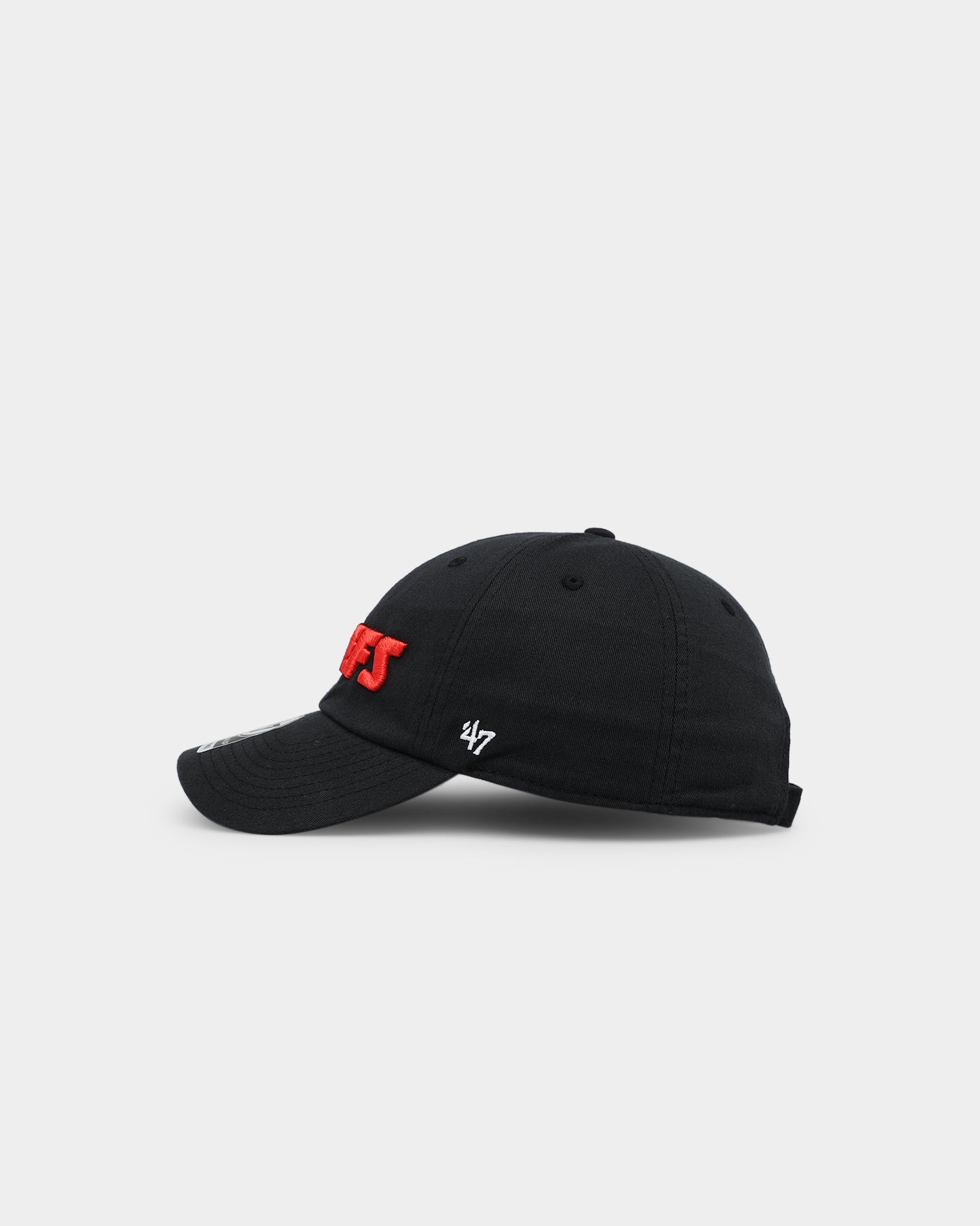 47 Brand Kansas City Chiefs Script 47 Clean Up Strapback Black Hat - Adjustable Snapback Cap for Men & Women - Perfect for Football Games, Tailgating & Sports Fan Gifts