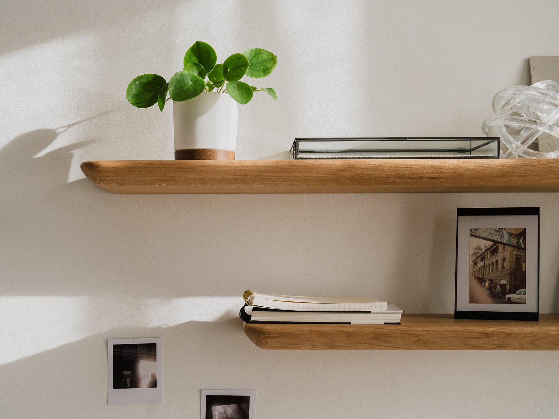Floating Shelf Set of 3 - Modern Wood Wall Shelves for Living Room, Bedroom & Bathroom - Space Saving Storage & Display Solution for Home Decor, Books & Plants