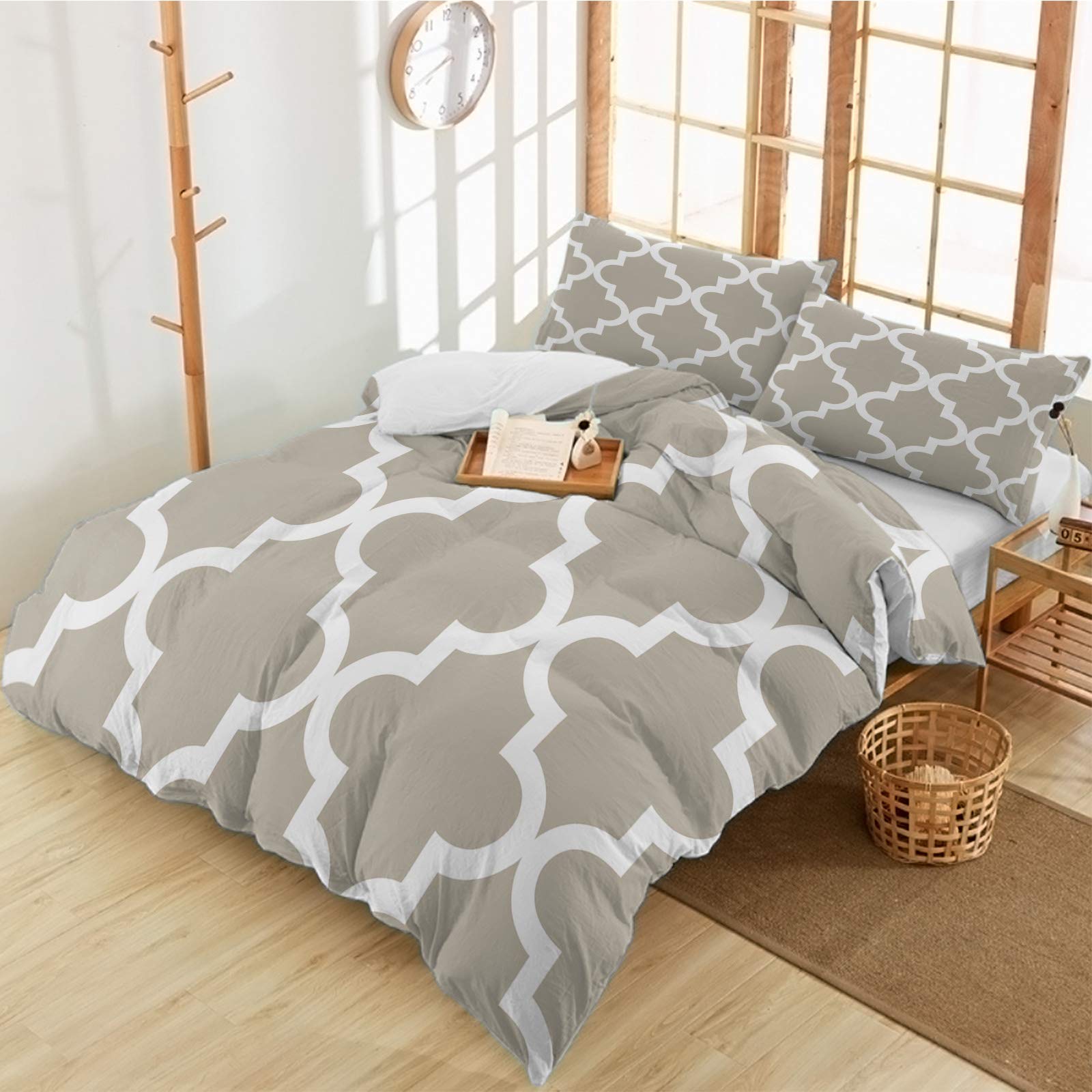 ERXPOOD California King 3-Piece Duvet Cover Set - Lightweight Morodo White & Grey Plaid Quilt Cover with 2 Pillow Shams for Girls, Boys, Teens, Women & Men - Retro Geometric Pattern - Perfect for Bedroom Decor, Guest Room, Dorm & Cozy Home Styling