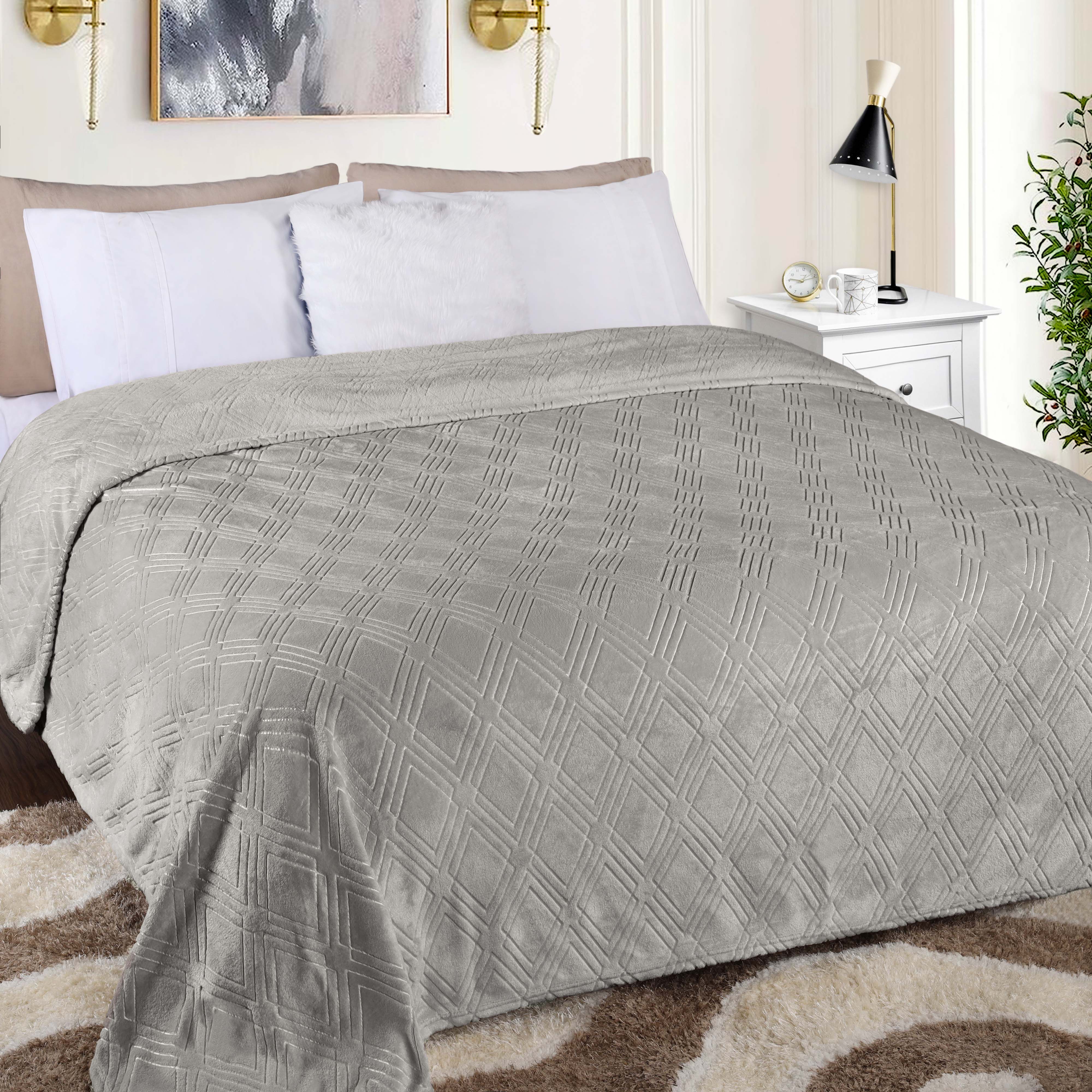 Premium Alaska Diamond Plush Fleece Blanket - Ultra Soft & Cozy Throw for Bed, Sofa, and Travel - Warm Winter Blanket for Home, Office, and Camping