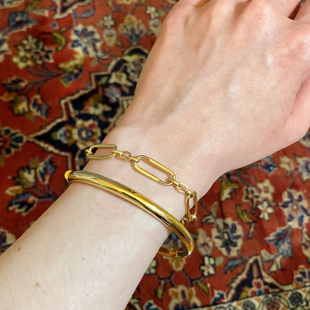 14K Yellow Gold Italian Round Bangle Bracelet for Women - Elegant & Dainty Jewelry Gift for Birthday, Anniversary & Special Occasions