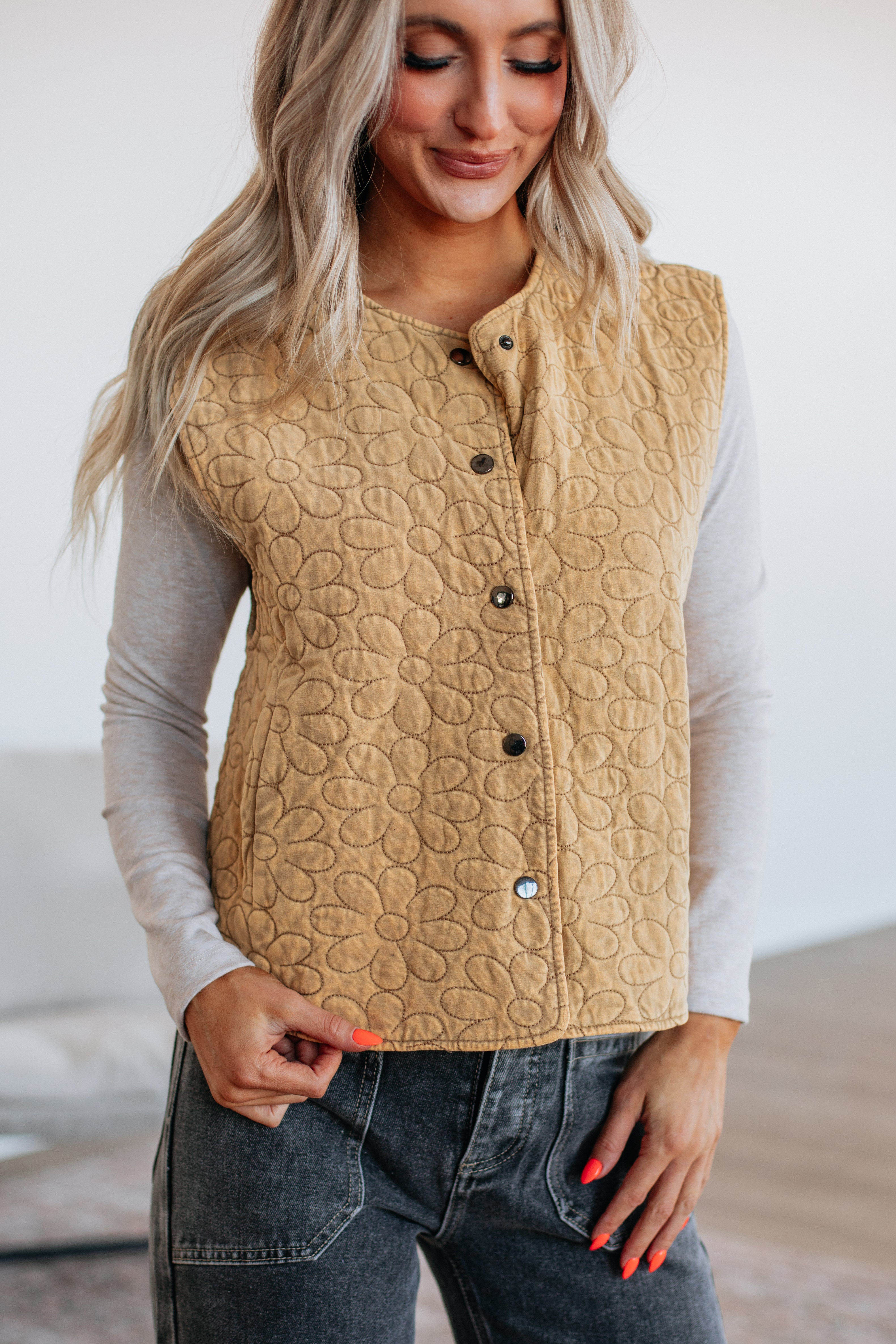 Quilted Puffer Vest for Women - Lightweight Warm Winter Jacket for Outdoor Activities, Hiking & Casual Wear