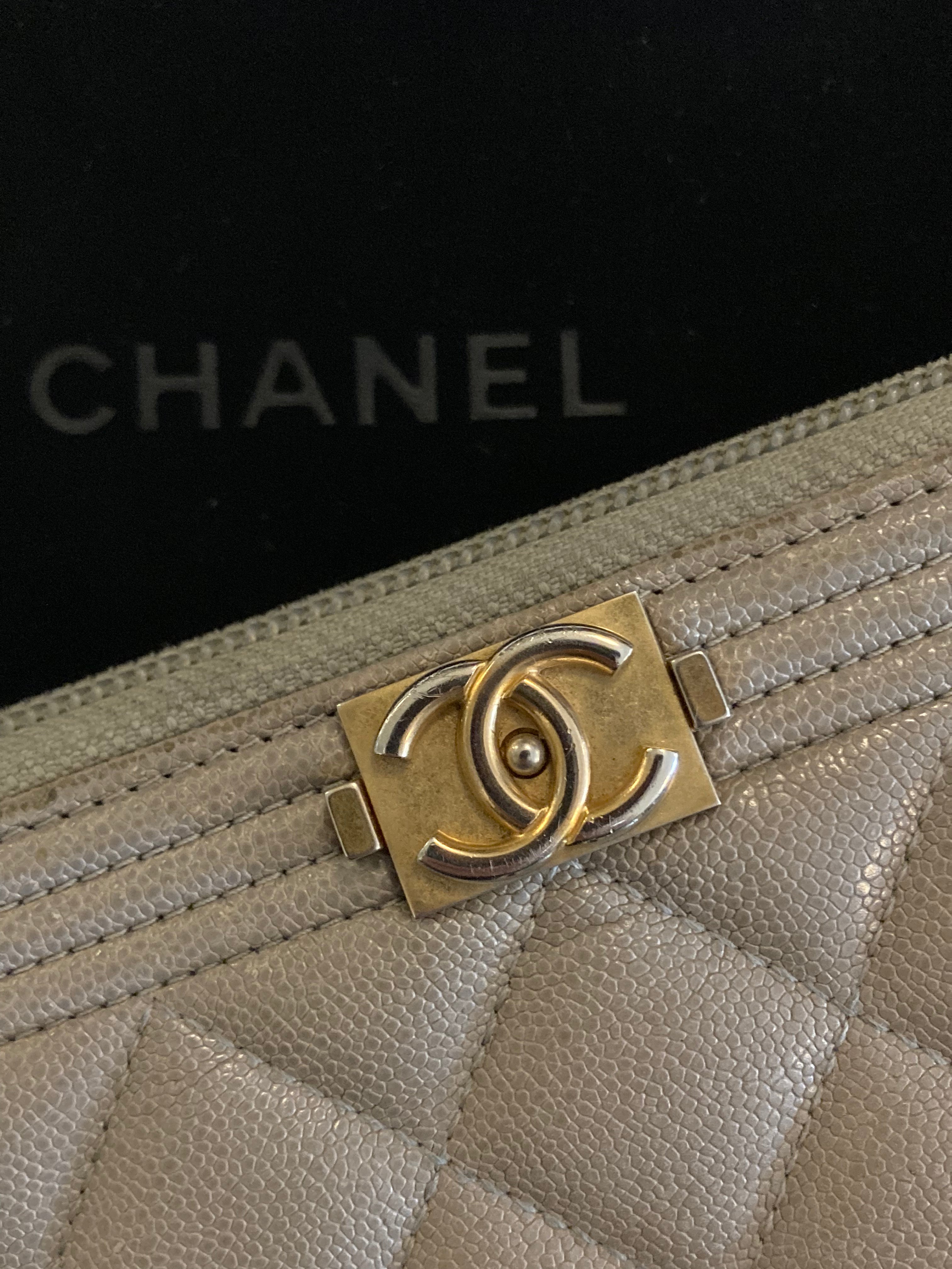 Quilted Classique Leather Purse for Women - Elegant Designer Handbag with Chain Strap | Perfect for Work, Evening Events & Daily Use