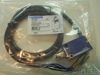 Original Title: New SCHNEIDER ELECTRIC Telemecanique 021838 Limit Switch XCMD2102L1, Osiswitch   Optimized Title: SCHNEIDER ELECTRIC Telemecanique XCMD2102L1 Limit Switch (021838) - Osiswitch Series - Durable Industrial Safety Switch for Automation & Machinery Control