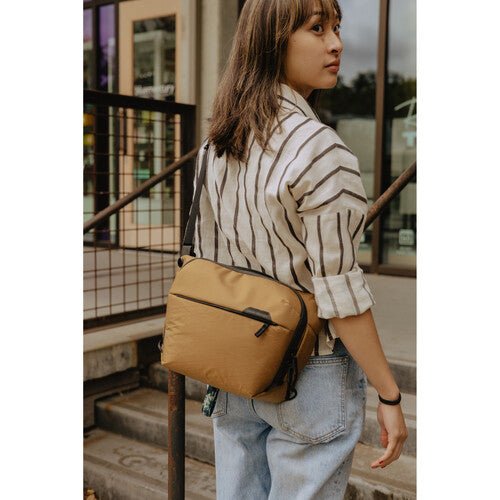 Peak Design Everyday Sling 6L V2 Camera Bag - Waterproof & Lightweight Coyote Brown Crossbody Sling for Photographers, Travel & Daily Commute
