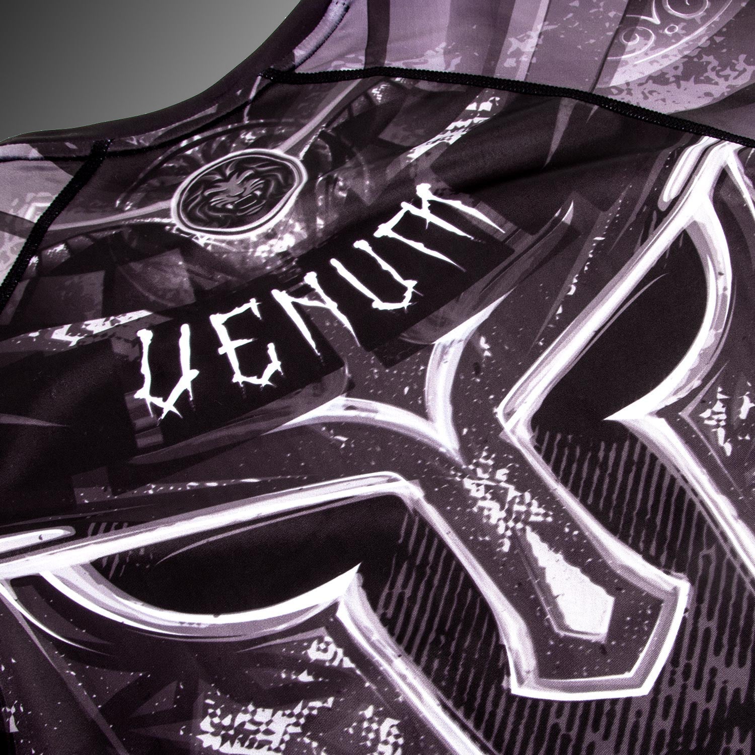 Venum Gladiator 3.0 Rashguard - Black & White Short Sleeve Compression Shirt for MMA, BJJ & Training - Moisture Wicking & Breathable Workout Top