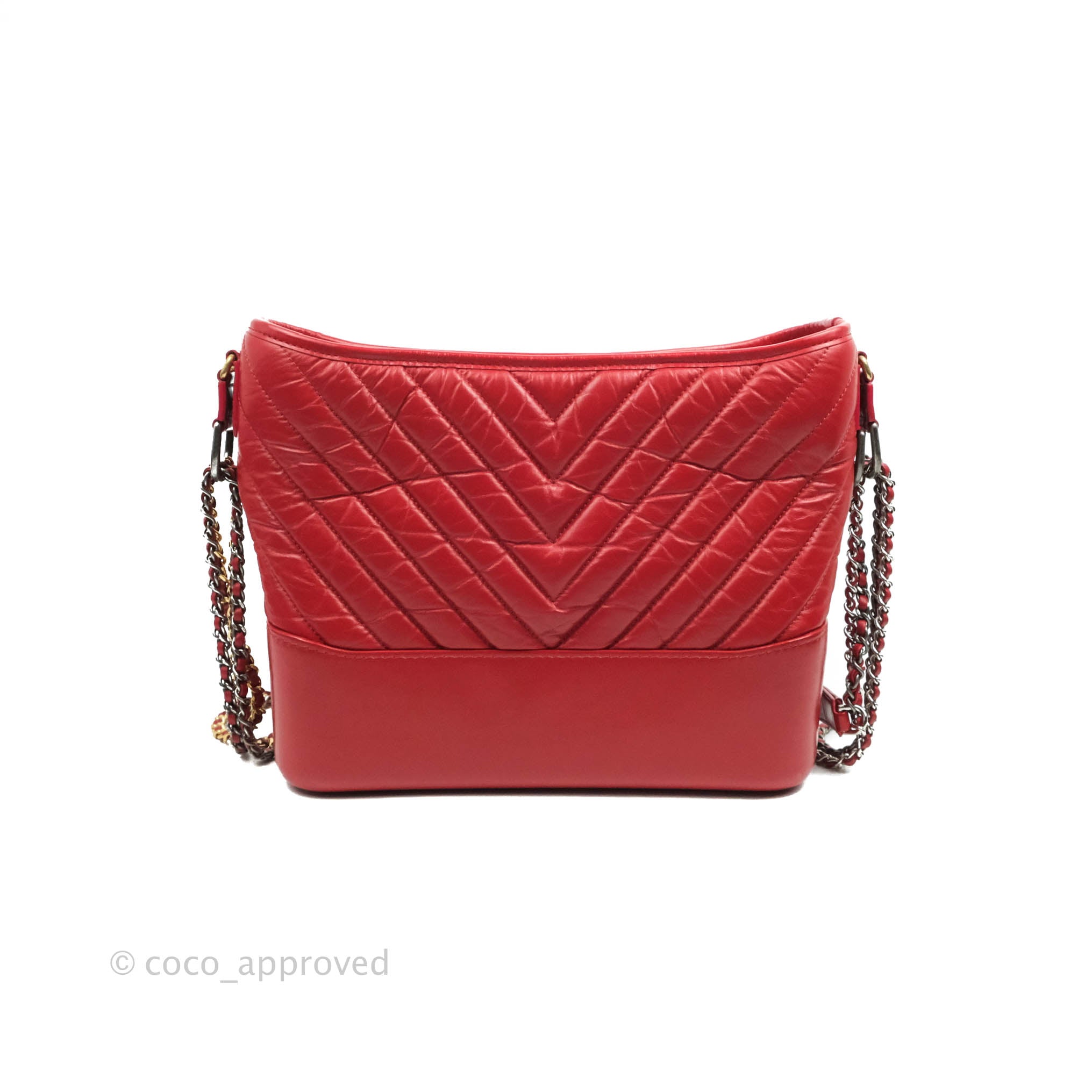 Chanel Chevron Medium Gabrielle Hobo Bag in Red Aged Calfskin with Mixed Hardware - Luxury Shoulder Bag for Women, Perfect for Work, Travel and Evening Events