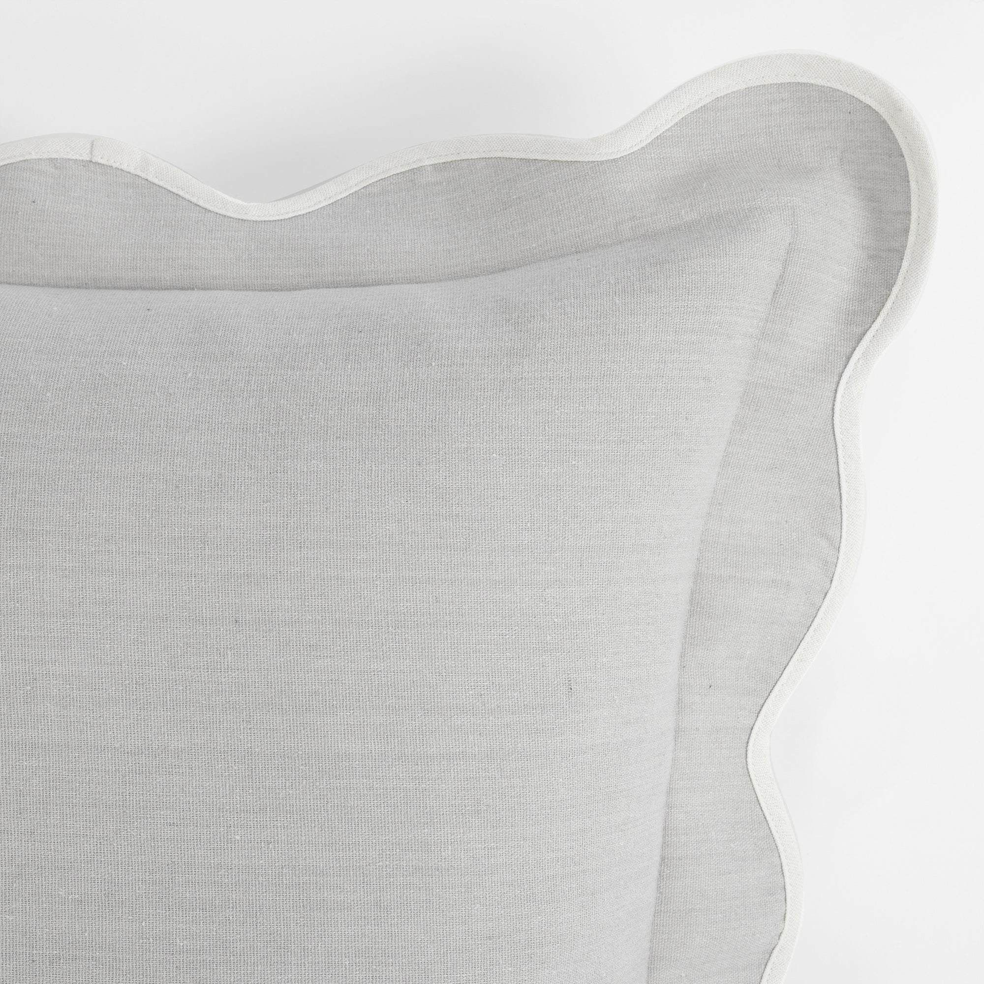 Coastal Chic Scalloped Edge Throw Pillow Cover - Decorative Cushion Case for Beach House, Boho Bedroom & Farmhouse Decor