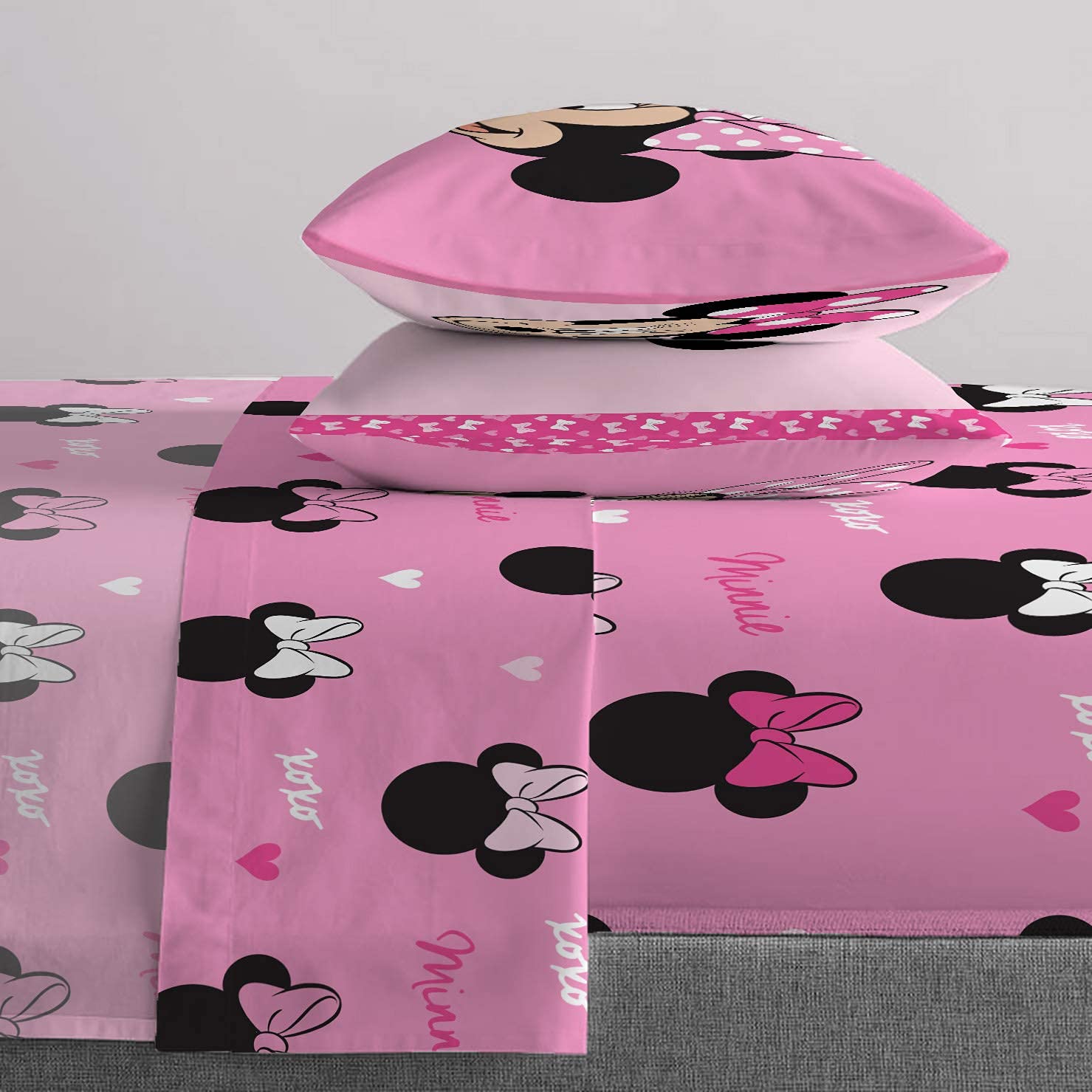 Disney Minnie Mouse Hearts & Love 9-Piece Full Bedding Set - Comforter, Sheets, Pillowcases & Curtains for Girls' Bedroom Decor | Perfect for Kids Room, Dorm & Gift