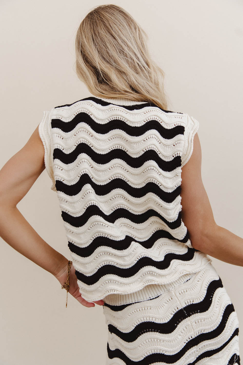 Elenor Black Knit Top for Women - Soft & Stylish Casual Wear for Everyday Outfits & Layering