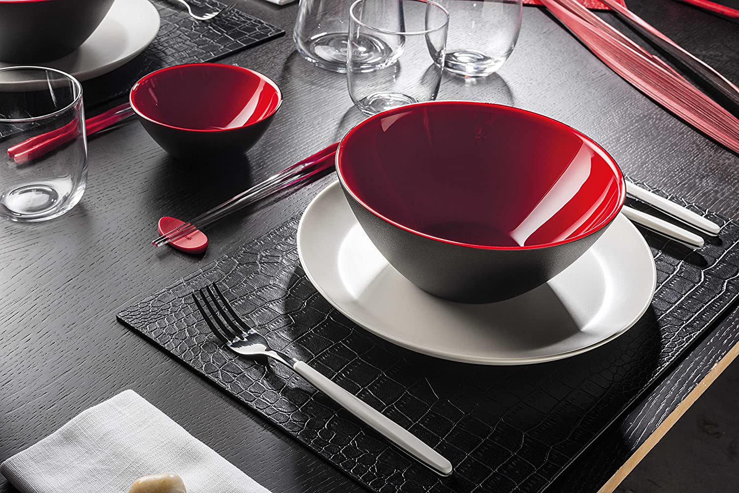 Guzzini My Fusion Large Acrylic Bowl - 9 3/4 Inch BPA-Free Shatterproof Serving Bowl for Salads, Pasta & Snacks - Durable Black & Red Dishware - Perfect for Family Dinners, Parties & Outdoor Picnics