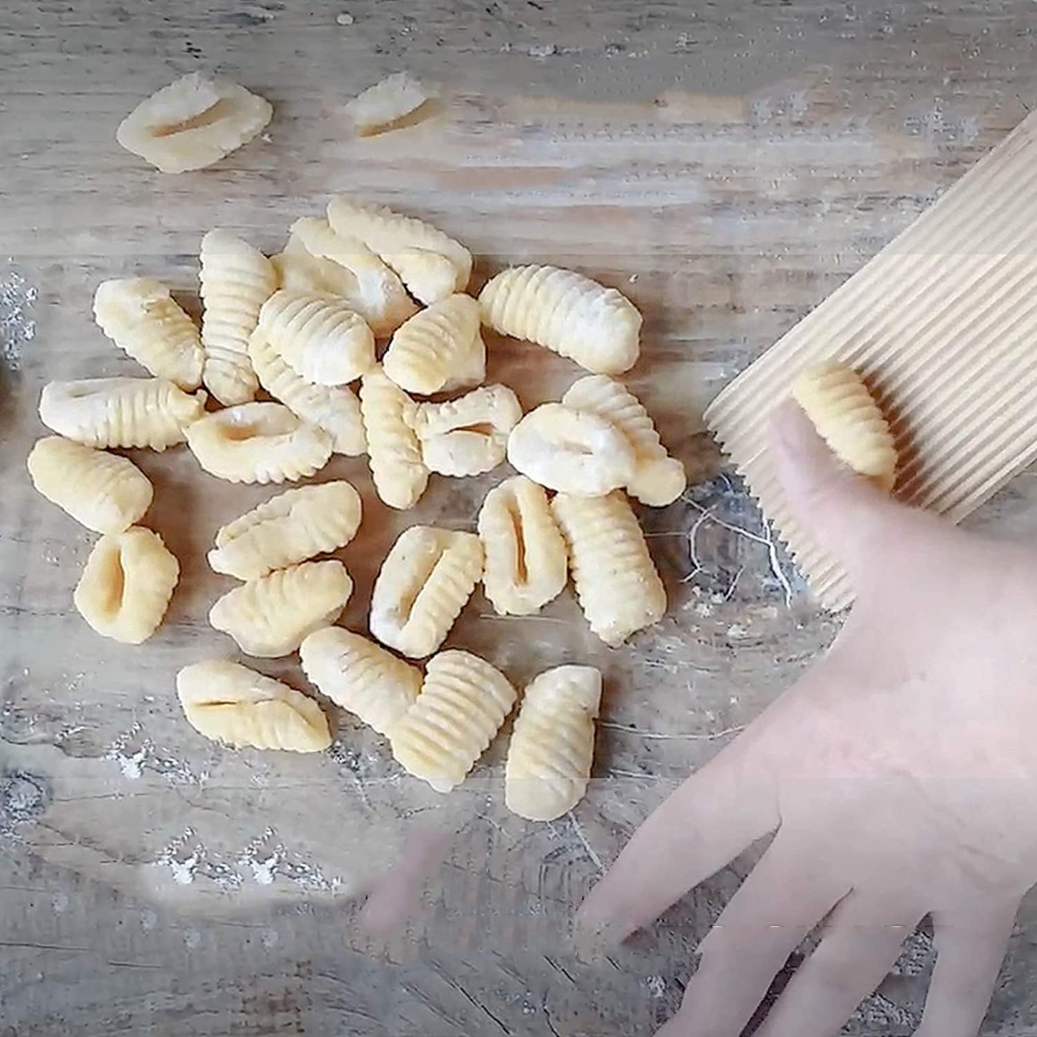 Wooden Gnocchi Board & Pasta Maker - Handcrafted Homemade Pasta Tool for Authentic Italian Cuisine | Perfect for Kitchen, Restaurant & Gift | Create Traditional Gnocchi, Ravioli & Pasta Shapes Easily (1 Piece) - Ideal for Home Chefs, Italian Cooking Enthusiasts & Culinary Gifts