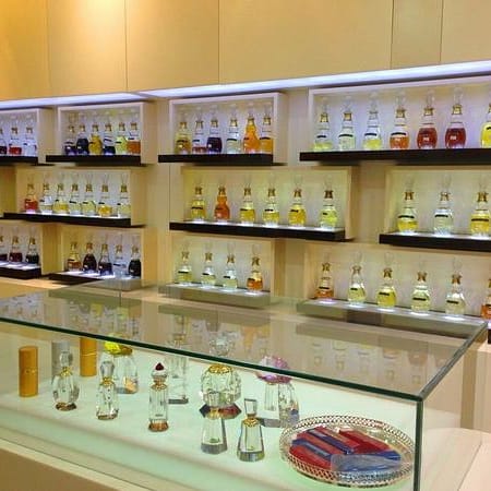 Premium 25-Year-Old Pure Hindi Oud Oil - Grade A+ Aged Oudh for Perfume Making, Aromatherapy & Spiritual Use - Top Selling Luxury Fragrance Oil (All Sizes Available) - Perfect for Meditation, Special Occasions & Gift Giving