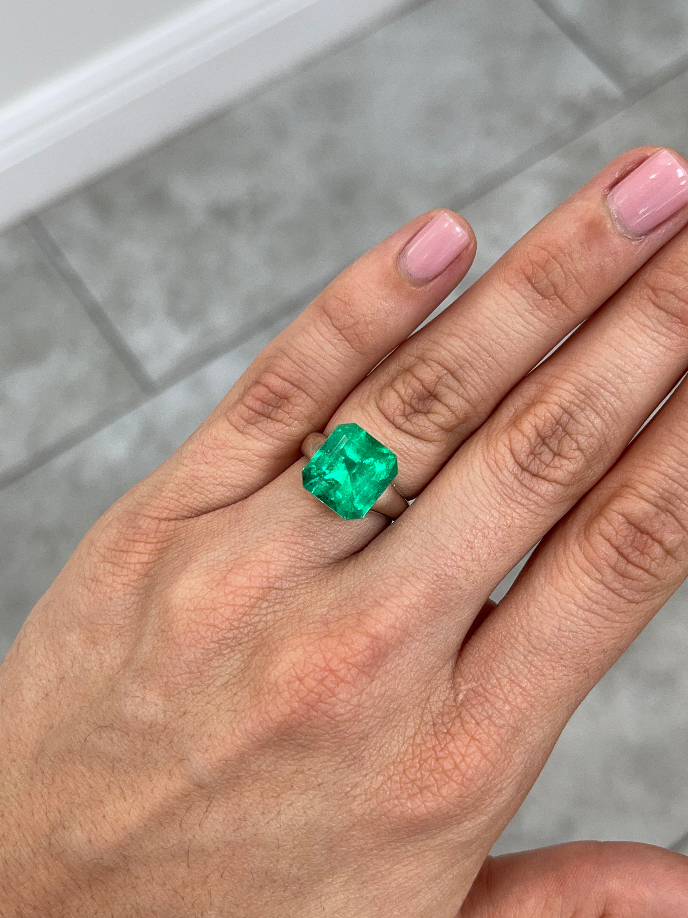 7.40 Carat Muzo Intense Green Natural Loose Colombian Emerald Asscher Cut - Premium Gemstone for Jewelry Making, Engagement Rings & Luxury Gifts