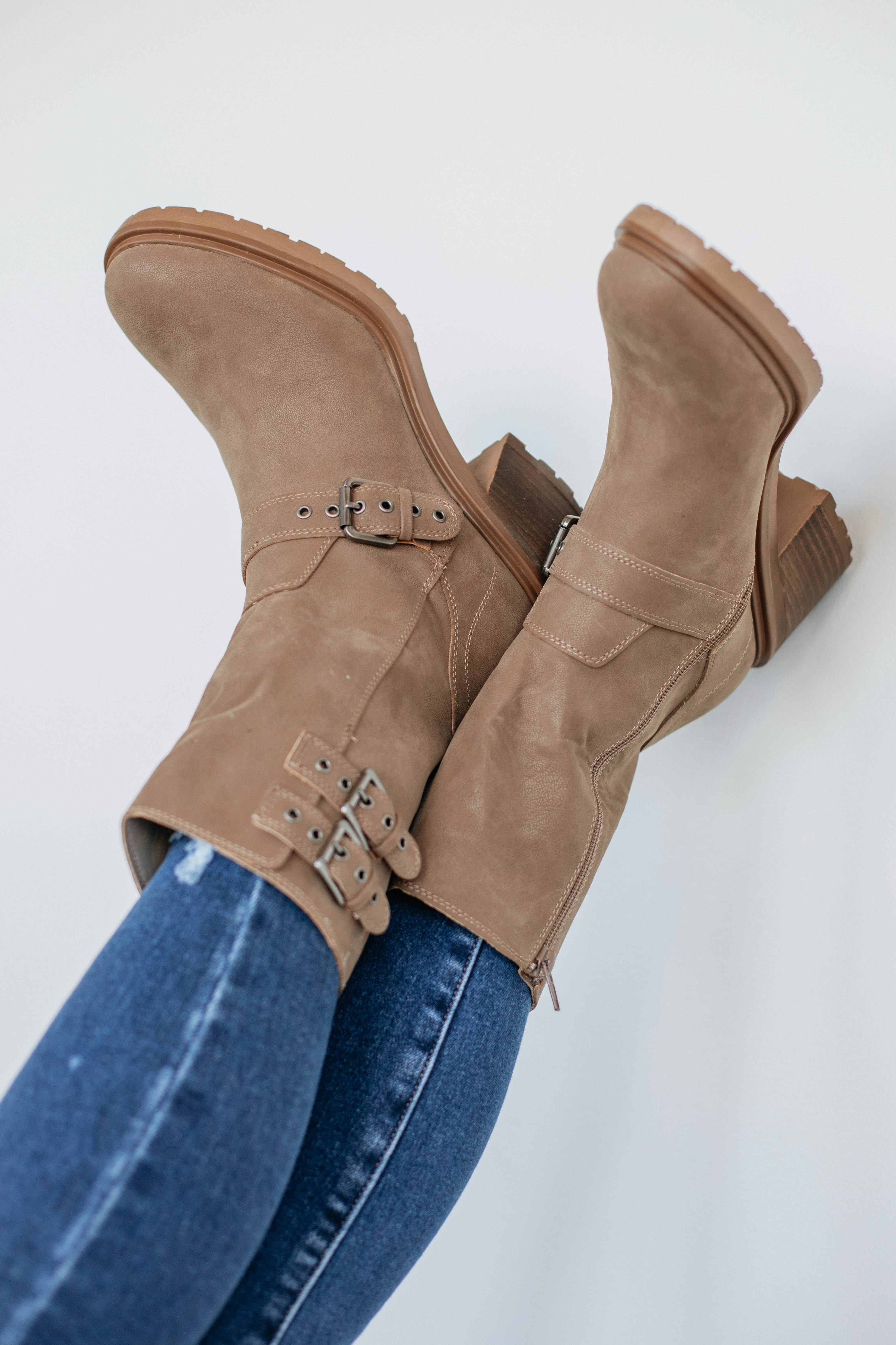 Cool On Command Boots for Women - Dark Taupe Waterproof Winter Boots for Snow, Hiking & Outdoor Activities