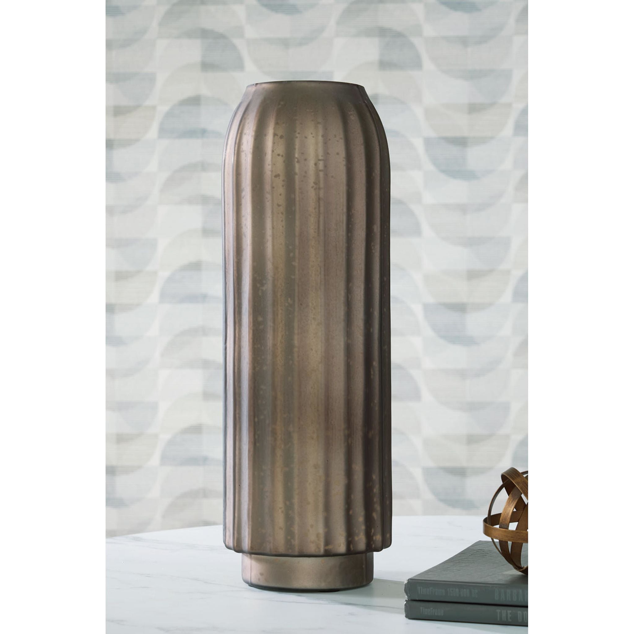 Briarcott Vase 2 - Elegant Ceramic Flower Vase for Home Decor, Wedding Centerpiece & Tabletop Display