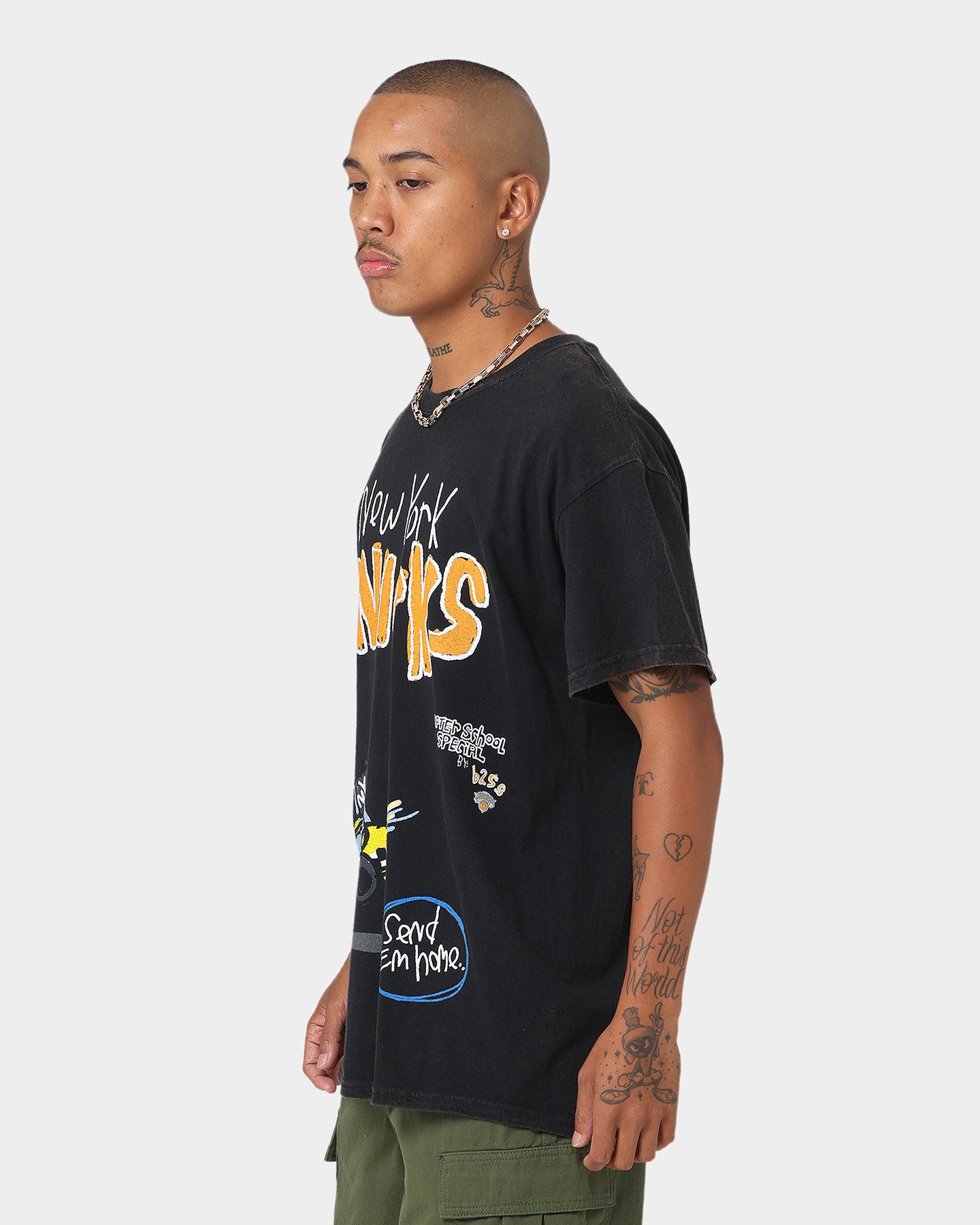 New York Knicks T-Shirt for Men - Black NBA Basketball Fan Jersey - Perfect for Game Day, School, and Casual Wear