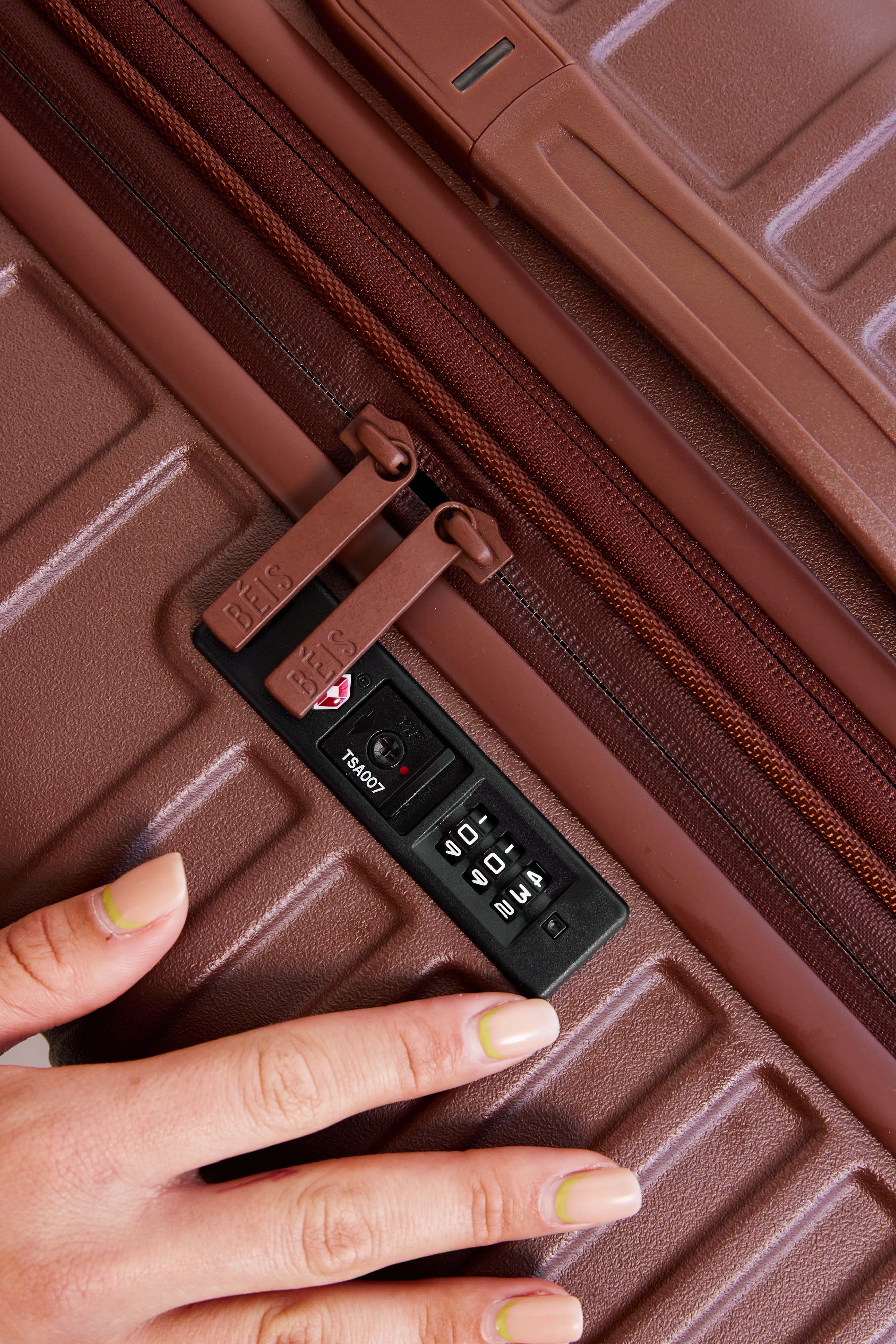 Large Maple Check-In Roller Luggage - Perfect for Air Travel, Business Trips & Vacation Packing