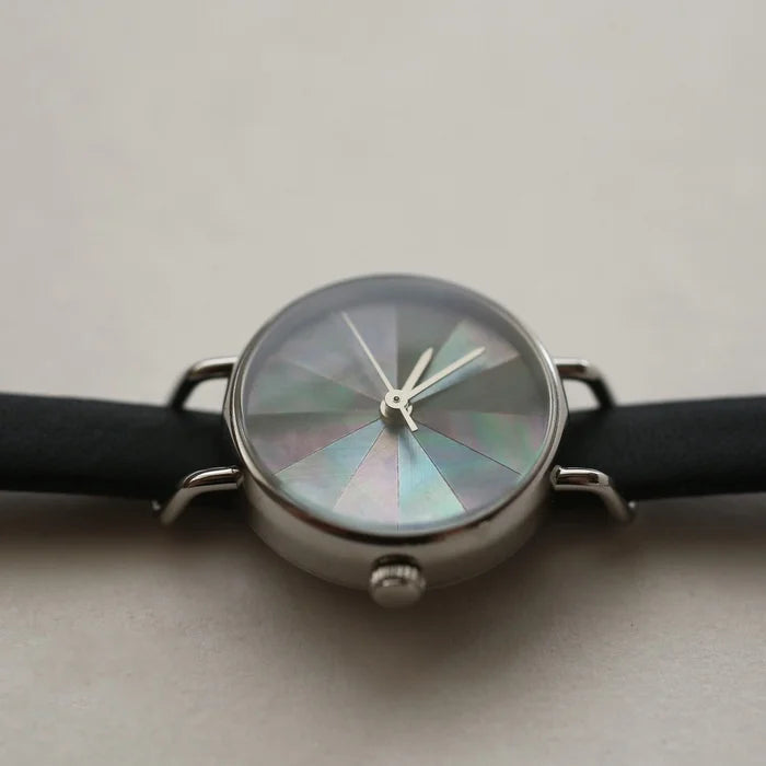 Elegant Women's Black Lip Oyster Pearl Shell Wristwatch - Japanese Handmade Luxury Watch for Formal Events & Special Occasions