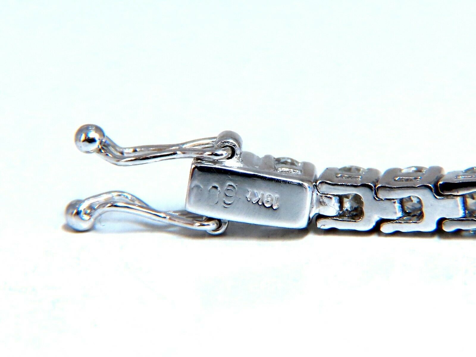7.02ct Natural Diamond Tennis Bracelet in 18K Gold - Elegant Jewelry for Weddings, Anniversaries & Special Occasions