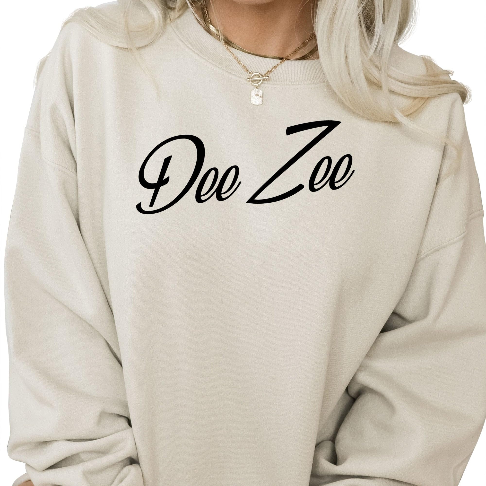 Delta Zeta Sorority Sweatshirt - Comfortable Dee Zee Crewneck Pullover for Greek Life | Perfect for College Events, Sisterhood Activities & Casual Wear