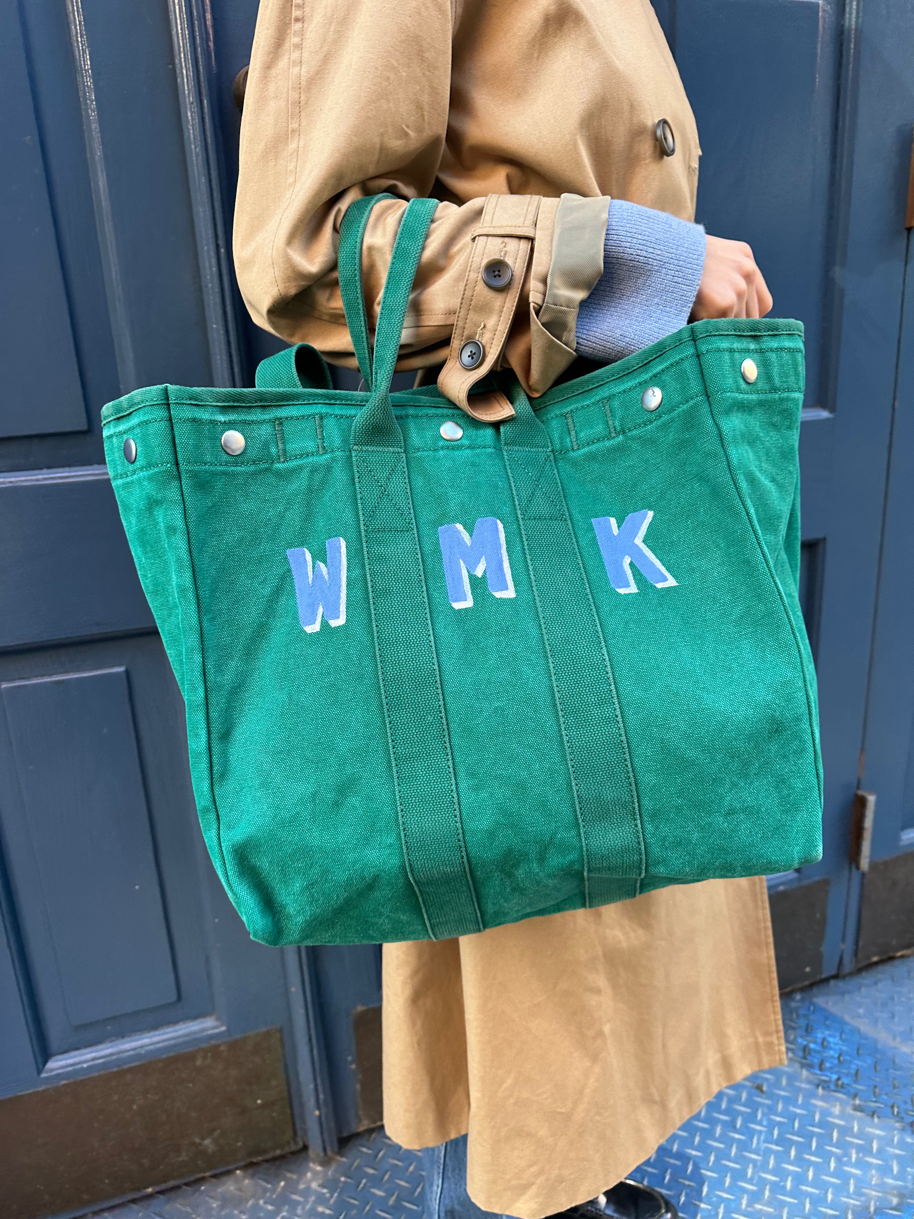 Stylish and Spacious Weekday Tote Bag for Women - Durable Work Tote with Multiple Pockets - Perfect for Office, Commute, and Business Travel