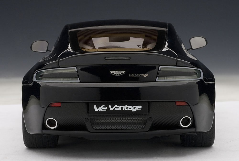 AUTOart 1:18 Scale 2010 Aston Martin V12 Vantage Diecast Model Car - Black - Collectible Display & Racing Enthusiast Gift