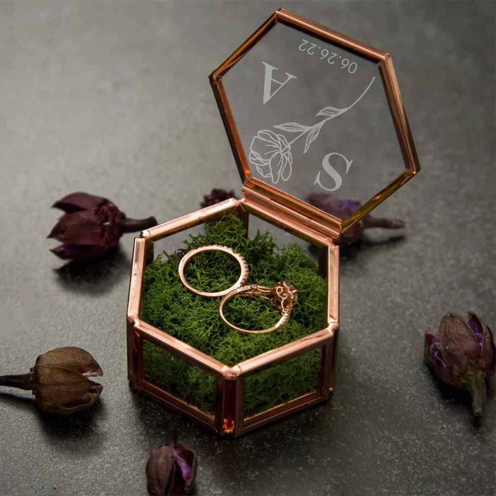 Custom Glass Ring Box with Moss & Artificial Flower Petals - Geometric Jewelry Storage for Engagement Rings, Earrings & Wedding Gifts - Perfect for Valentine's Day, Birthdays & Proposal Moments