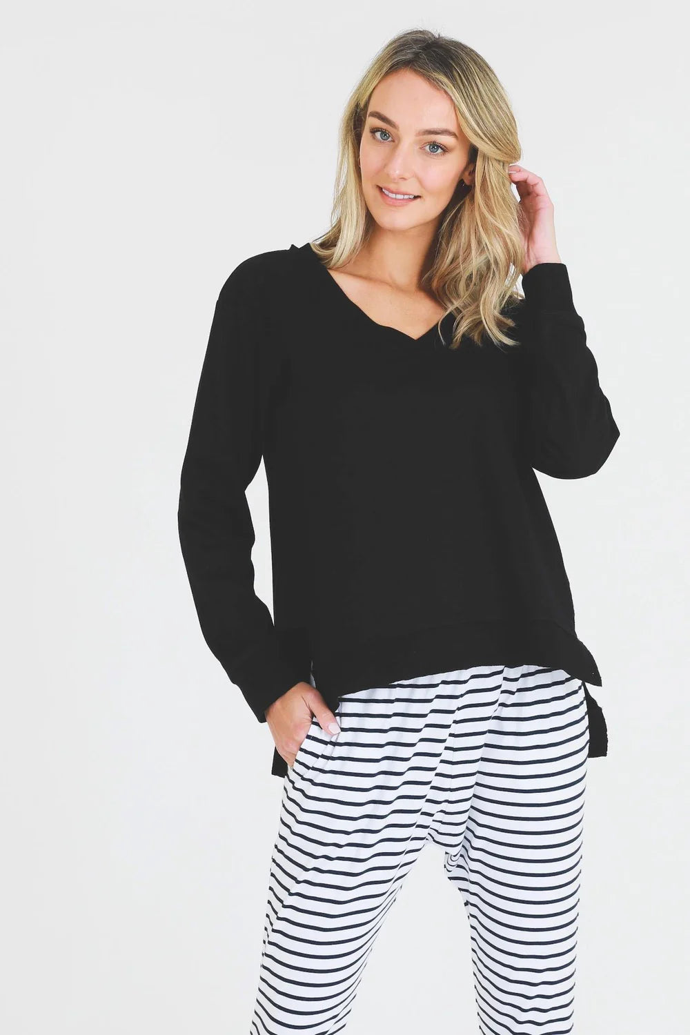 Stylish Harmony Sweater for Women - Soft & Comfortable Black Pullover | Perfect for Casual Outfits, Office Wear & Cozy Evenings