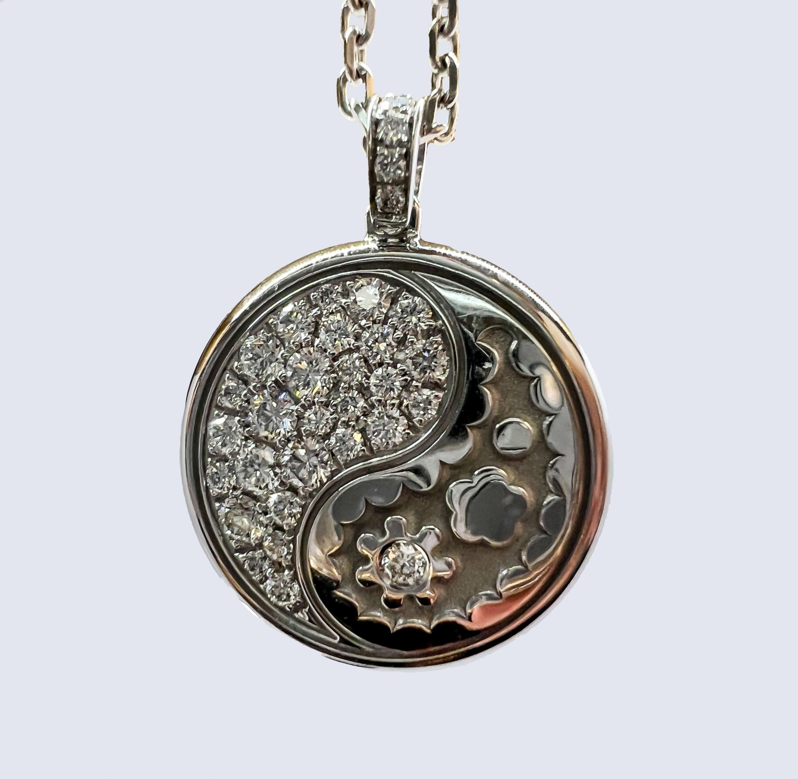 Carrera Y Carrera Aqua Reversible 18K White Gold Diamond Pendant Necklace for Women | Elegant Jewelry Gift for Anniversary, Birthday & Special Occasions