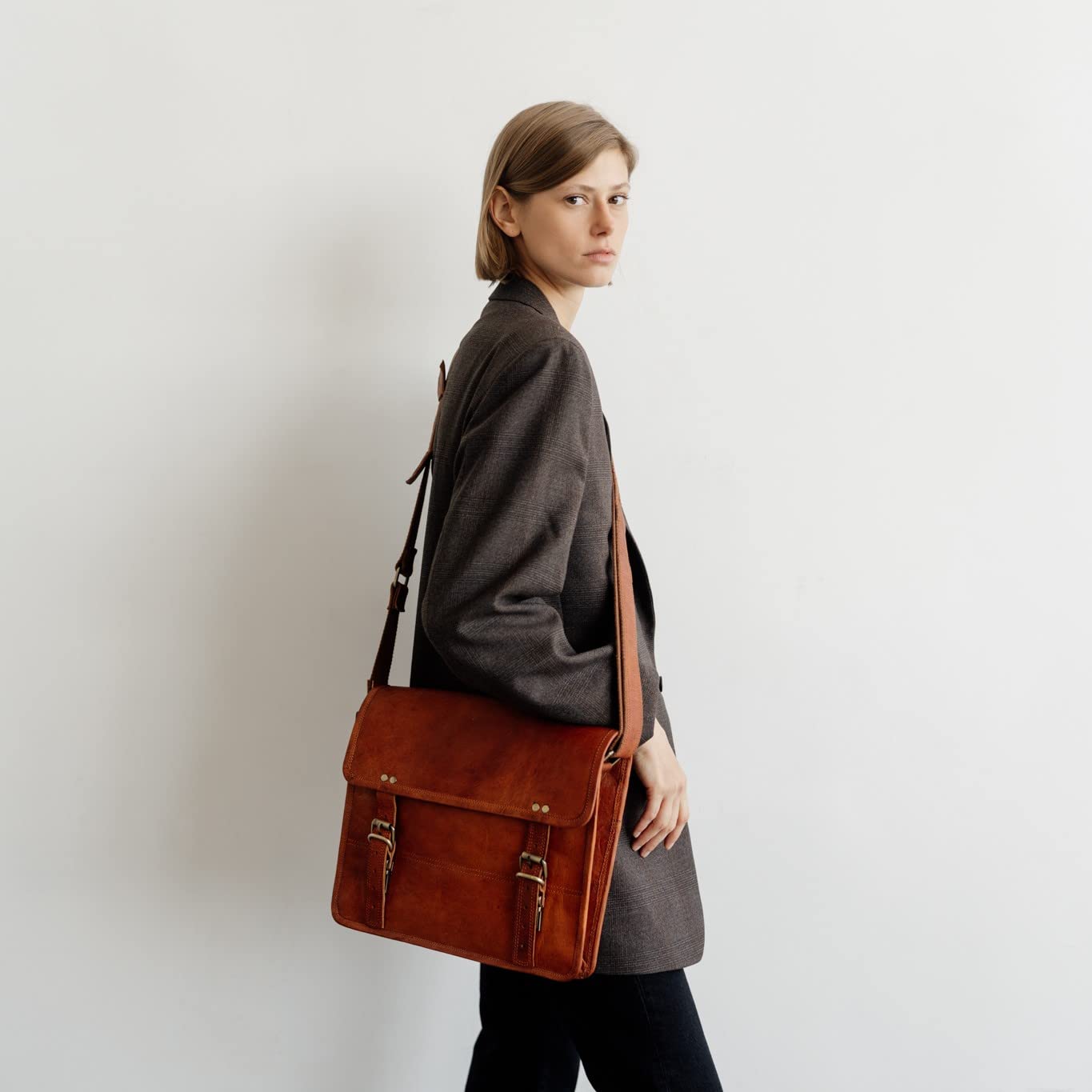 Vintage Leather Messenger Bag for Men & Women - BERLINER BAGS York Briefcase in Brown | Business, Travel & Everyday Use