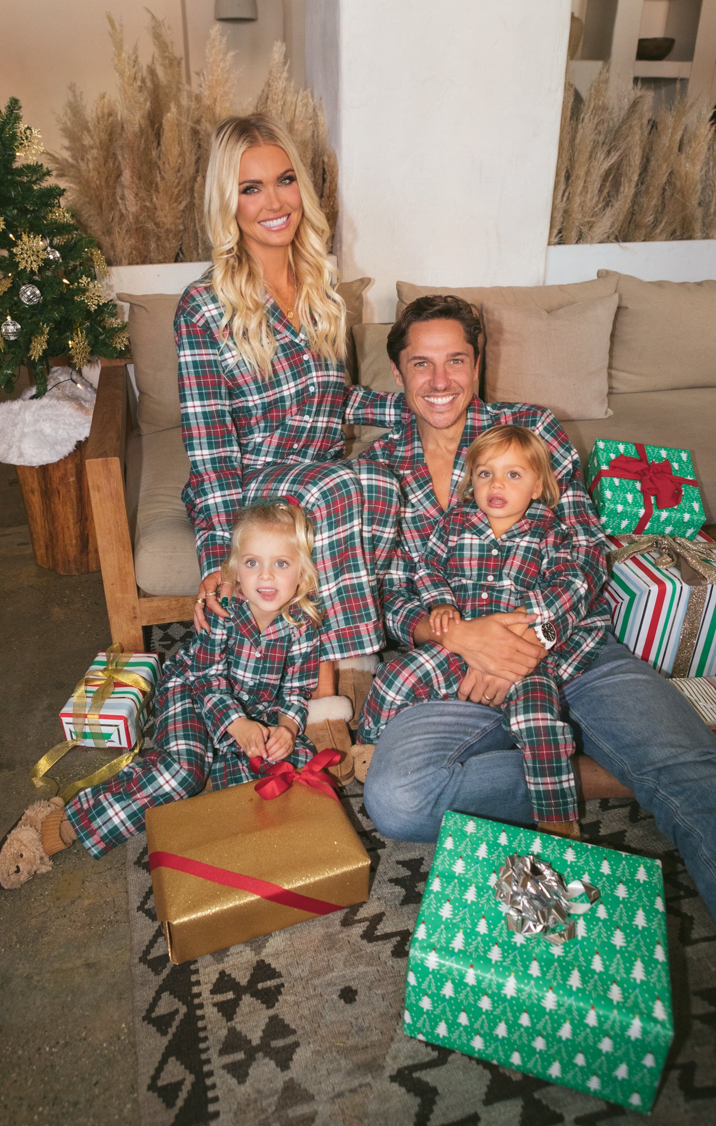 Classic Cozy Plaid Pajama Set for Women - Soft Holiday Sleepwear & Lounge Outfit - Perfect for Christmas, Winter Nights & Relaxing at Home