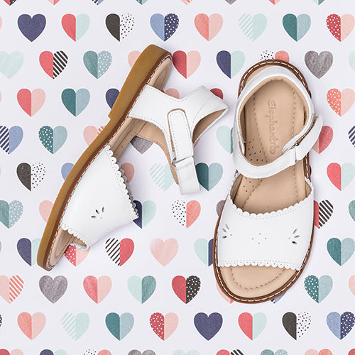 Classic White Scallop Sandals for Women - Comfortable Summer Beach Walking Shoes for Vacation & Outdoor Activities