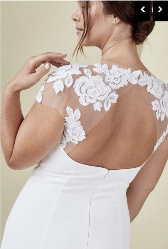 Amsale Amanda Wedding Gown - Elegant Lace Bridal Dress for Bride, Perfect for Church Ceremony & Reception