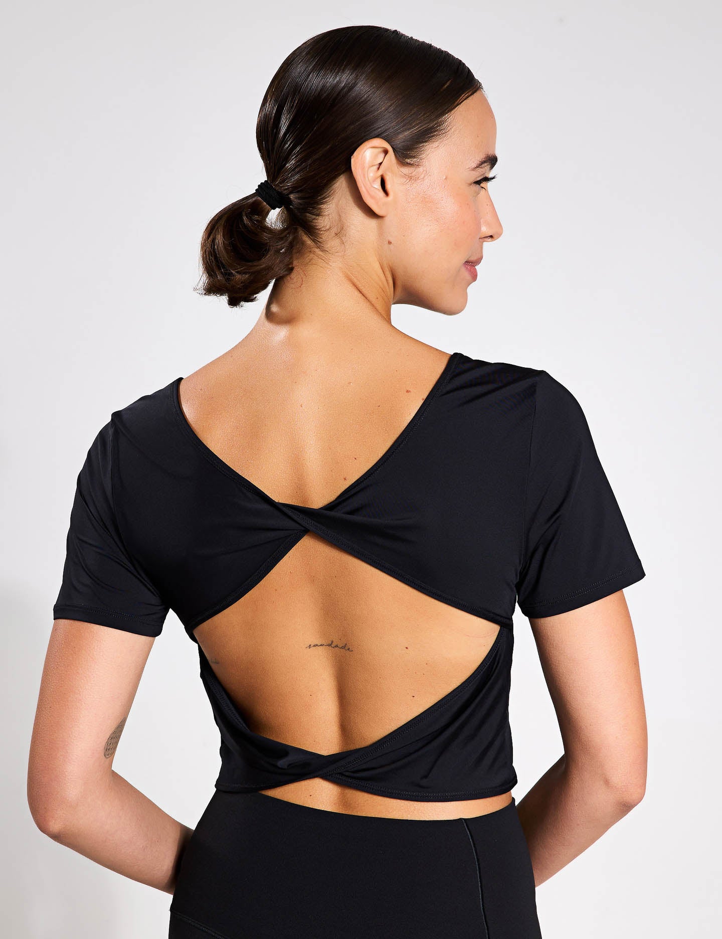 Classic Dri-FIT Short Sleeve Cropped Twist Top - Black & White | Moisture-Wicking Workout Shirt for Yoga, Running & Gym