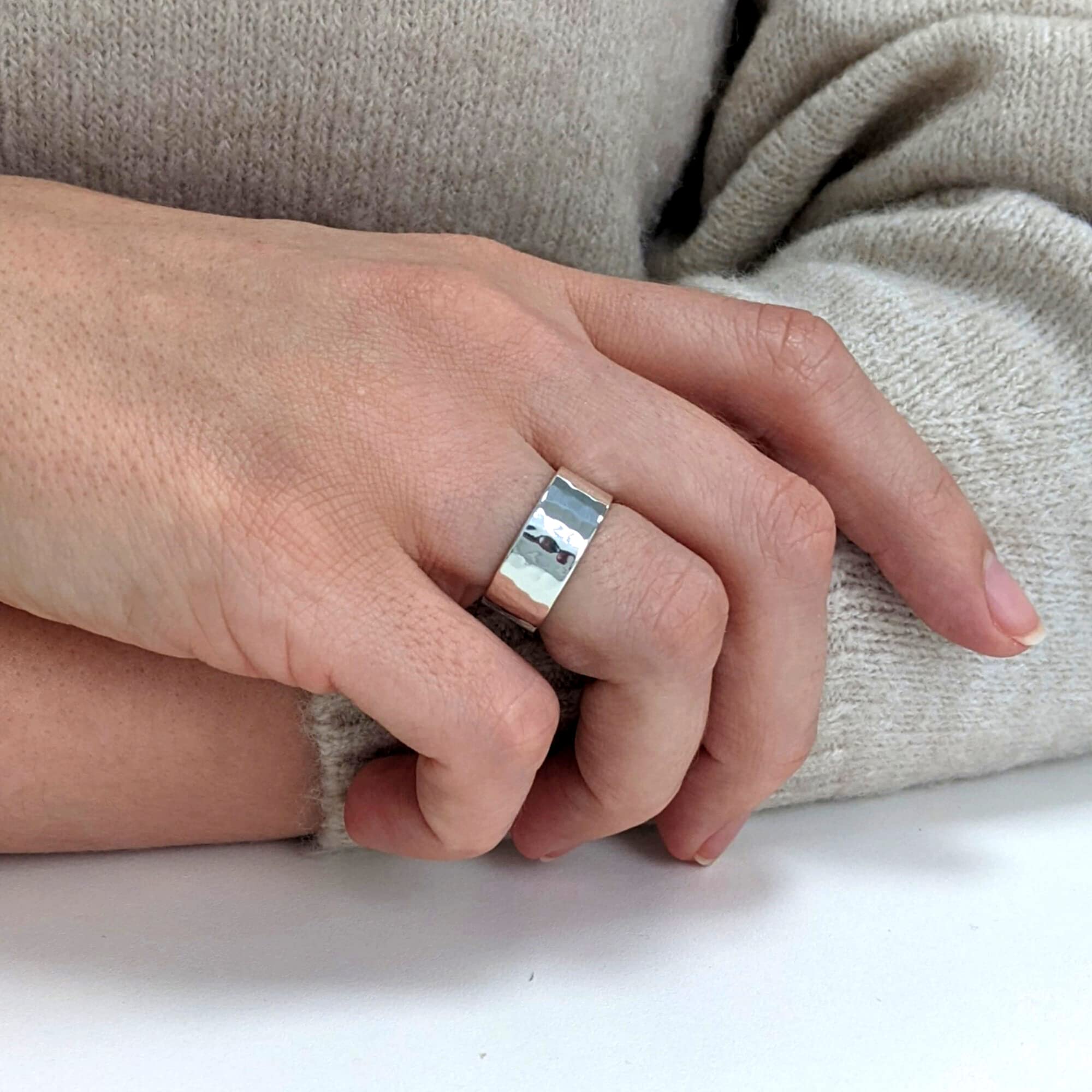 925 Sterling Silver Hammered Rings for Women & Men - 8mm Flat Wedding Band - Classic Minimalist Stacking Rings - Perfect for Everyday Wear, Anniversary Gifts & Couple Jewelry