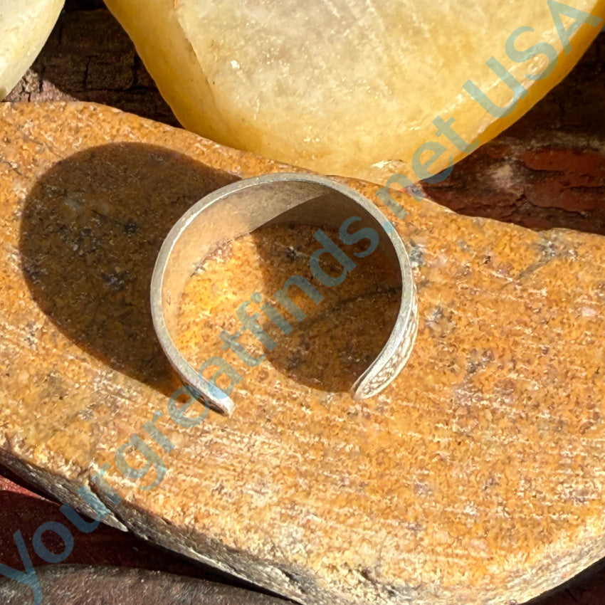 Sterling Silver Adjustable Toe Ring with Raised Floral Design - Perfect for Beach, Summer & Boho Fashion