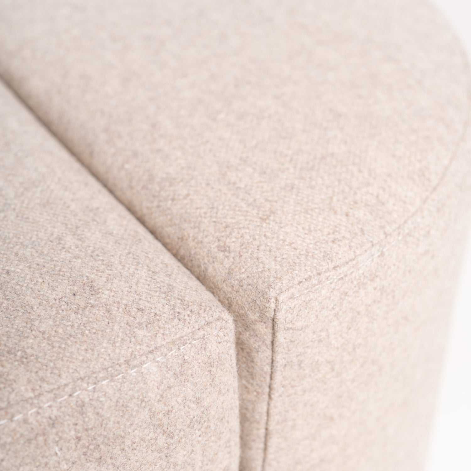 Oitoproducts Fossil Pouf - Stylish and Comfortable Footrest Ottoman for Living Room, Bedroom, or Office - Perfect for Relaxing, Reading, and Decor
