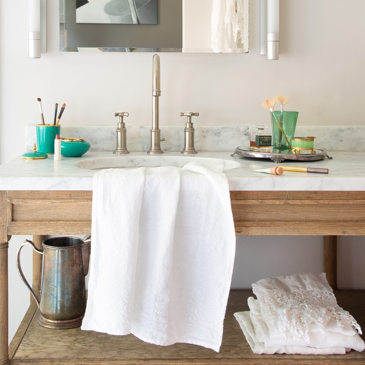 Premium Cotton Guest Towel Set - Soft & Absorbent Bath Towels for Home & Hotel Use - Perfect for Bathroom, Spa, and Luxury Accommodations