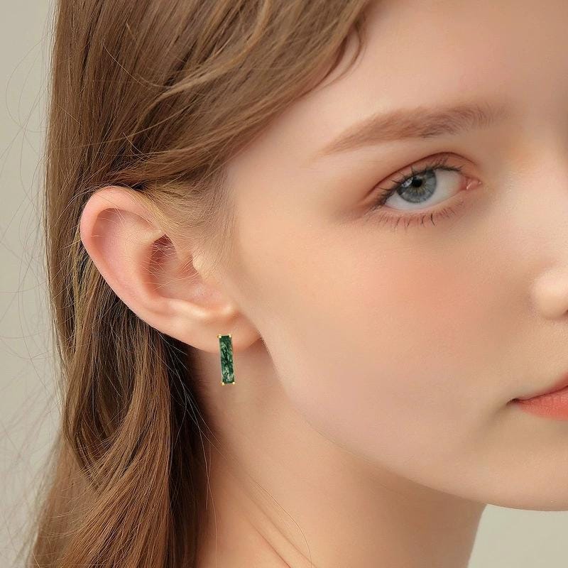 Minimalist Baguette Cut Moss Agate Wedding Set – Solitaire Yellow Gold Pendant Necklace & Rose Gold Agate Earrings – Anniversary Gifts for Her – Perfect for Bridal Jewelry, Engagement, and Special Occasions