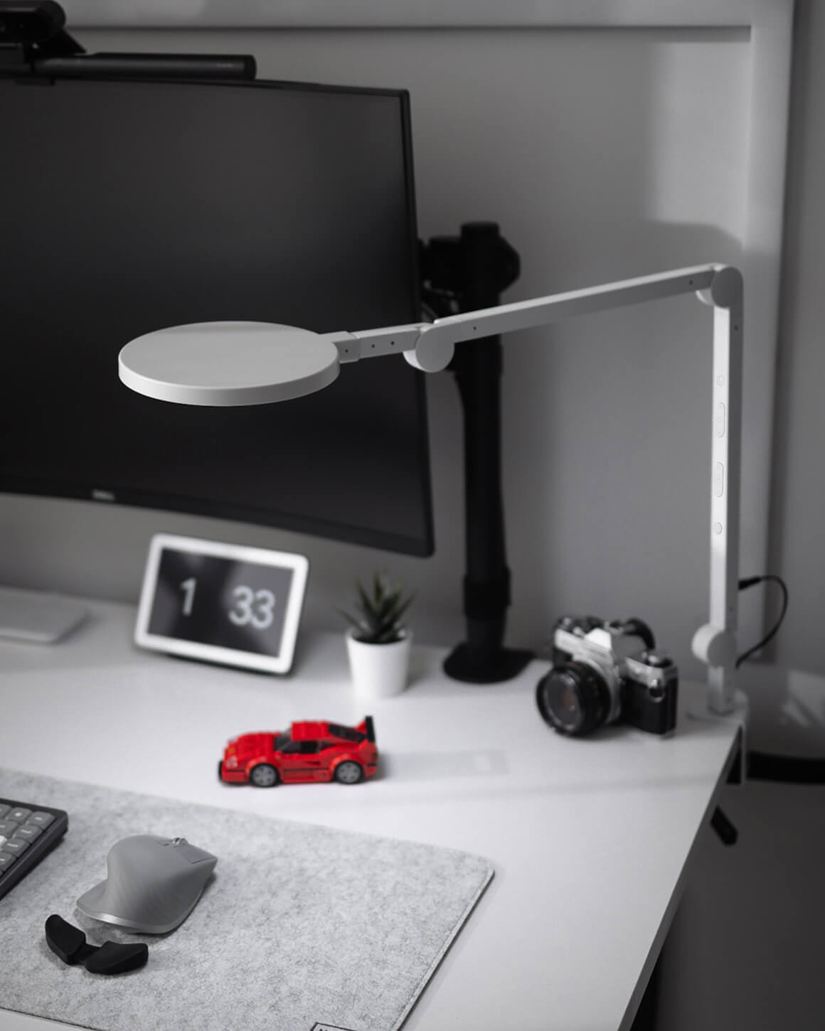 Lume Cube Edge Light 2.0 White LED Desk Lamp - Adjustable Brightness USB-Powered Lighting for Home Office, Photography, Video Conferencing & Study