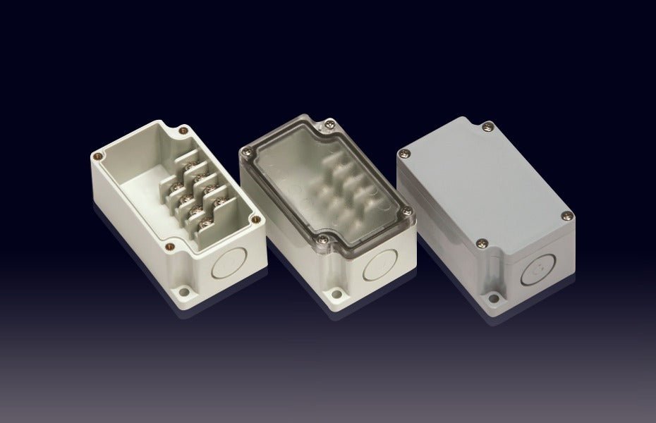 Boxco 4 Pole Terminal Box - 1.97 x 3.23 x 1.69 Inches (50 x 82 x 43mm) - IP67 & IK08 Rated ABS Electrical Enclosure with Grey Cover - Ideal for Outdoor Wiring, Industrial Control Panels & Electrical Installations