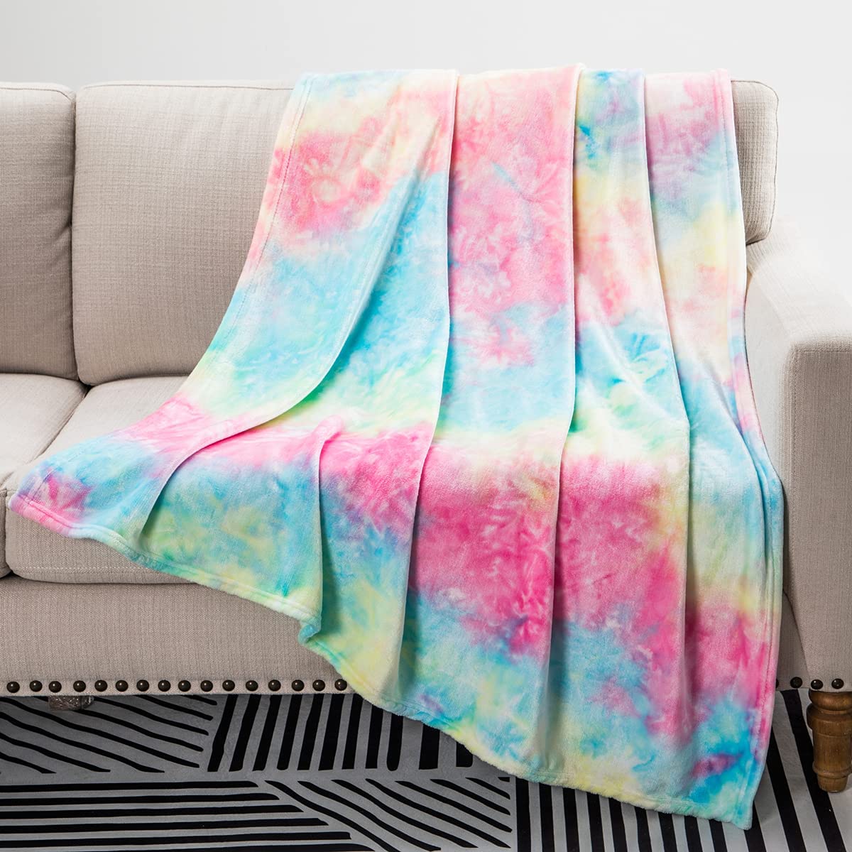 COCOPLAY W Soft & Cozy Throw Blanket for Couch & Sofa - Multi-Pink Twin Size (60''×80'') - Perfect for Living Room, Bedroom & Outdoor Use