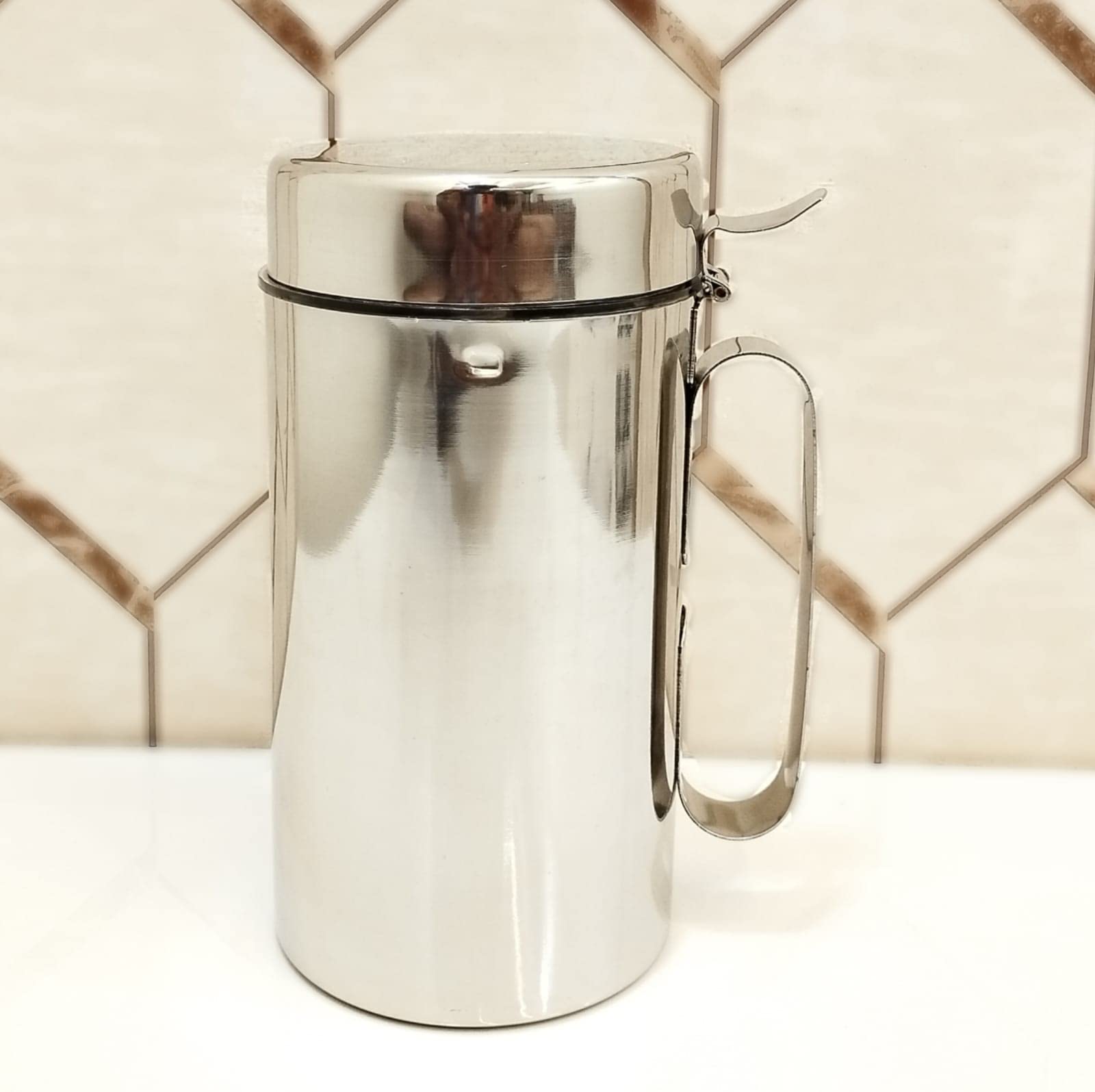 Premium Stainless Steel Oil Dispenser 1000ml (1L) - Durable Oil Bottle with Nozzle for Kitchen, Restaurant & Home Use - Silver (Pack of 1) - Perfect for Olive Oil, Cooking Oil & Vinegar Storage