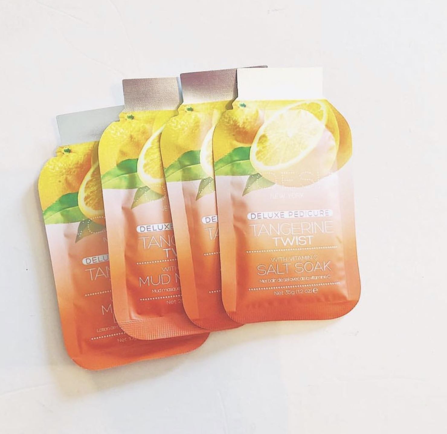 Voesh Pedi in a Box Tangerine Twist - Exfoliating Foot Peel Mask for Soft Smooth Feet | At-Home Spa Treatment & Pedicure Care