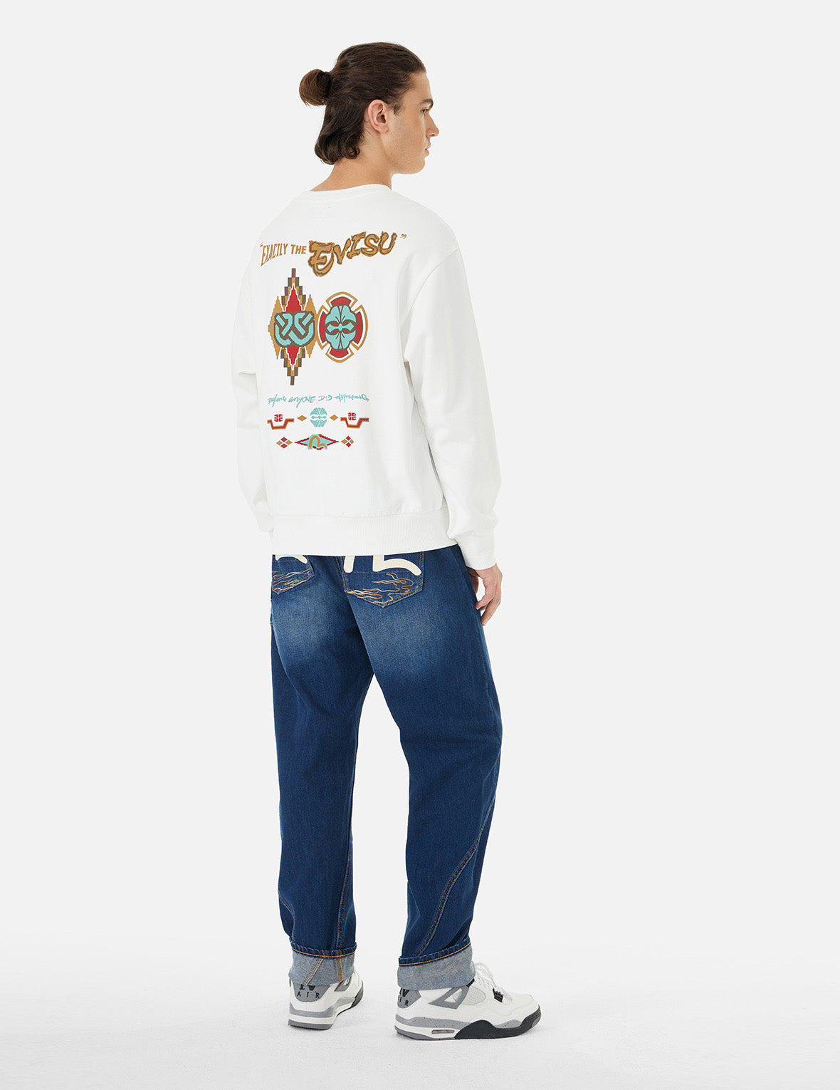 Wheel of Wisdom & Kamon Print Relax Fit Sweatshirt - Comfortable Japanese Style Pullover for Yoga, Meditation & Casual Wear