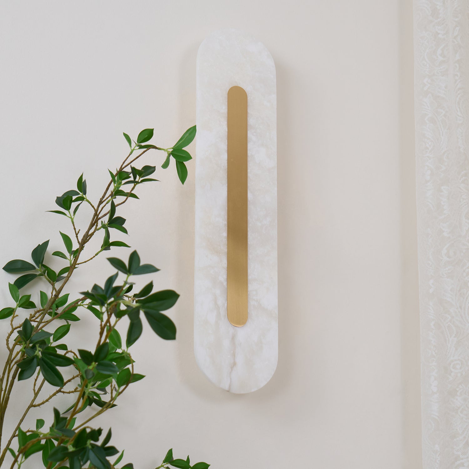 Modern Alabaster Rounded Wall Light Fixture - Elegant Indoor Sconce for Living Room, Bedroom & Hallway Lighting