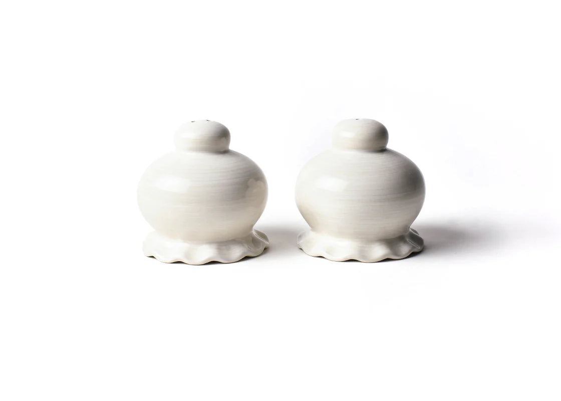 Elegant White Ruffle Salt and Pepper Shakers Set - Vintage Style Ceramic Seasoning Dispenser for Kitchen, Dining Table & Gift Giving