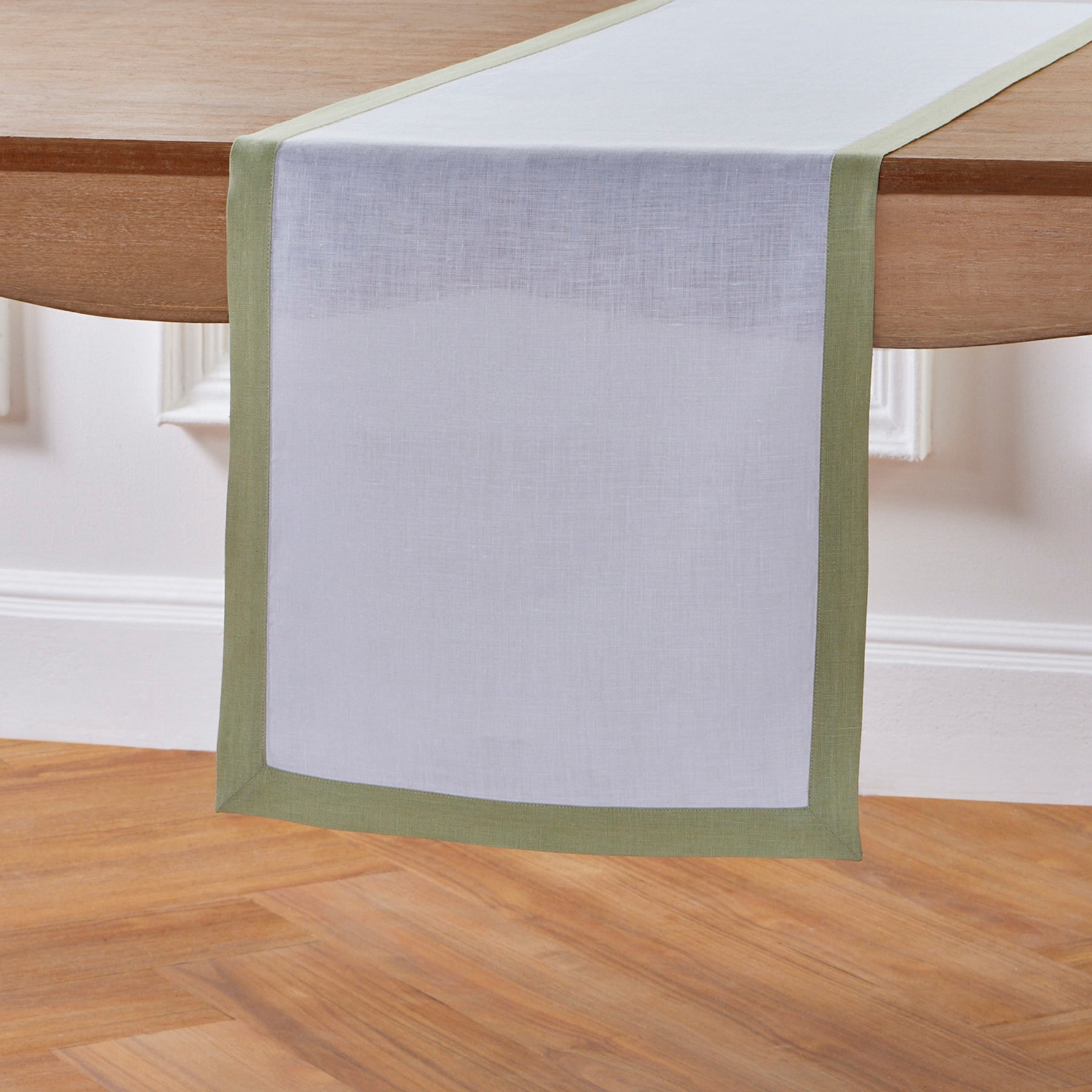 Elegant Classic Table Runner for Dining Room Decor - Perfect for Weddings, Holidays & Home Decor
